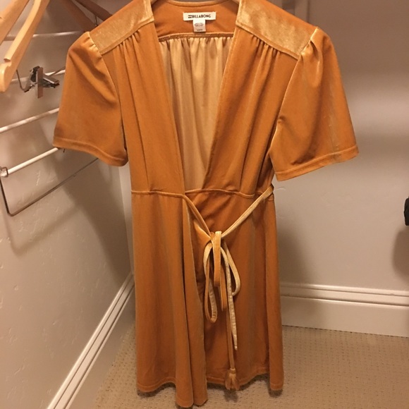 Billabong front tie velvet dress - Picture 1 of 1